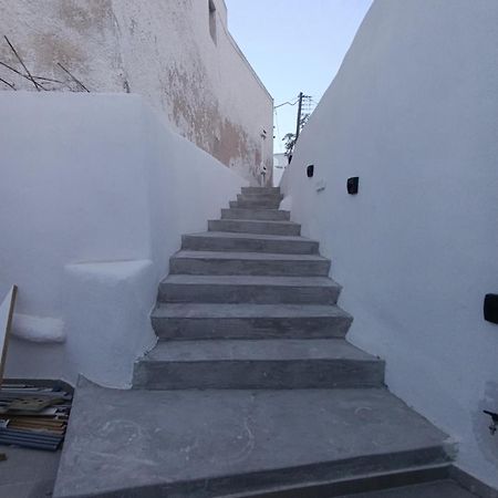 Cycladic Center Cave Rooms Fira  Exterior photo
